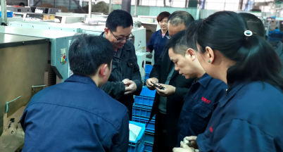 持續(xù)開展現(xiàn)場檢查工作，充分保障過程有效推進(jìn) ——公司生產(chǎn)中心綜合檢查小組來機(jī)加工車間檢查